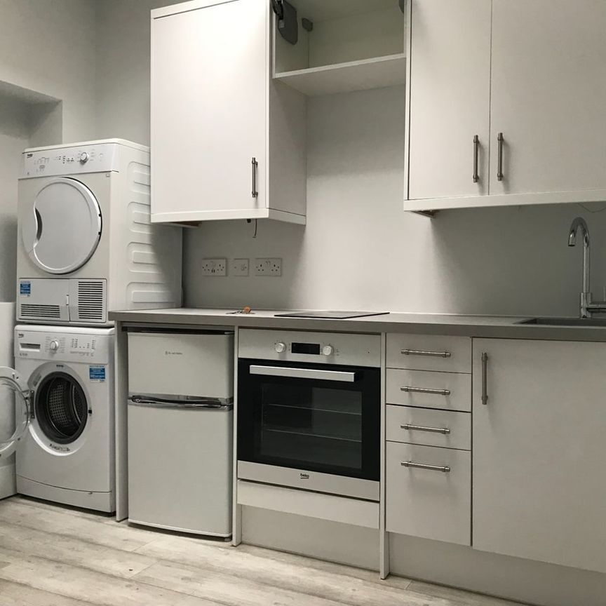1 Bed Flat, Adolphus Road, N4 - Photo 1