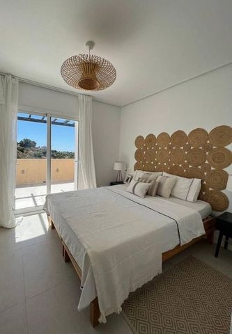 Luxury penthouse for rent in Benahavís, Andalusia - Photo 2