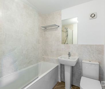 2 bedroom semi-detached house - Photo 4