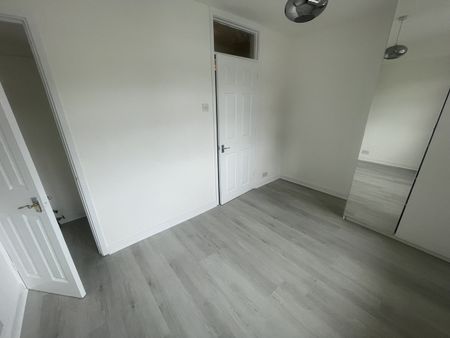 1 Bed Flat, Meridian Court, CR0 - Photo 2