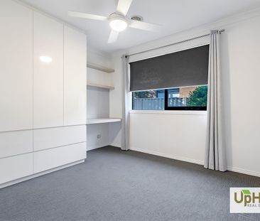 Immaculate Family House In MAYFIELD ESTATE - Photo 4