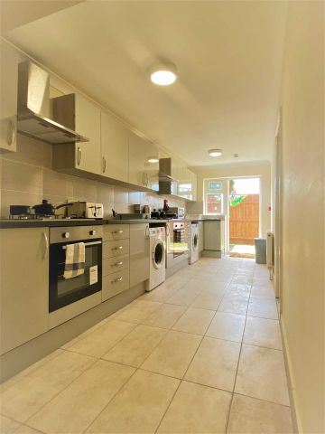 Bath Road, Hounslow - Photo 3