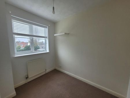 3 bedroom semi-detached house to rent - Photo 4