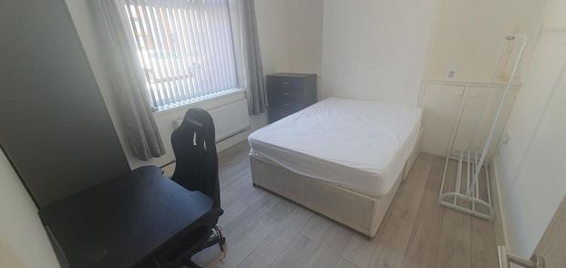 4 bedroom house to rent - Photo 1