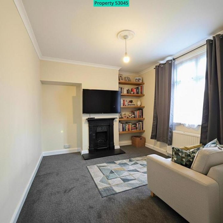 4 bedroom semi-detached house to rent - Photo 1