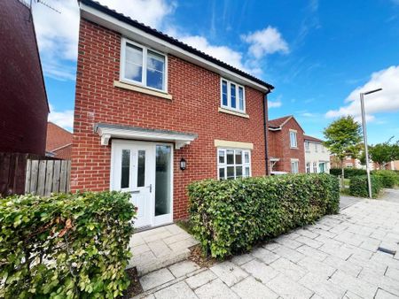 4 bedroom detached house to rent - Photo 2