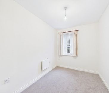 2 bedroom Flat To Let - Photo 4