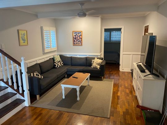 Greenslopes - Photo 1