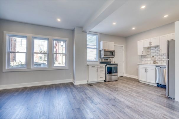 For Lease - 23 Gibson Avenue Unit# 2, Hamilton, Ontario - Photo 1