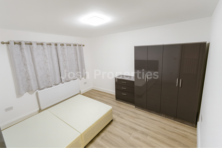 3 bedroom end of terrace house to rent - Photo 4