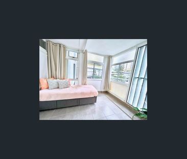 Furnished Apartment- Right in the Heart of Surfers Paradise - Photo 4