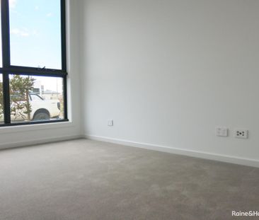 "MODERN 3 BEDROOM TOWNHOUSE" - Photo 2