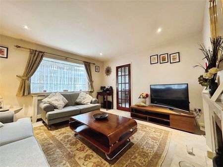 Spring Avenue, Egham, Surrey, TW20 9PJ - Photo 3