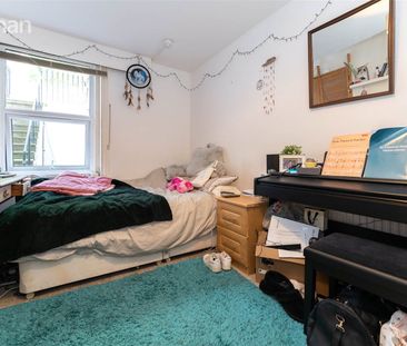 3 bedroom apartment to rent - Photo 4