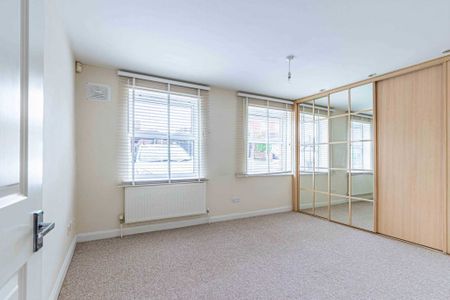 2 bed Flat for rent - Photo 4