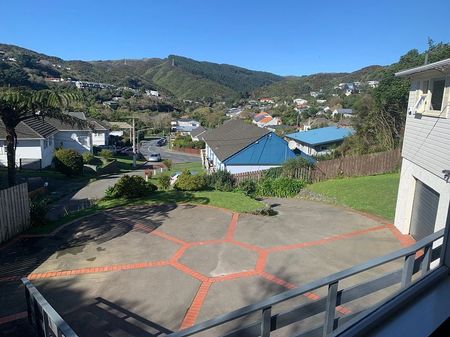 Excellent 4-Bedroom House in Karori - Photo 4