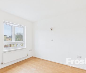 Elvedon Road, Feltham,TW13 - Photo 6