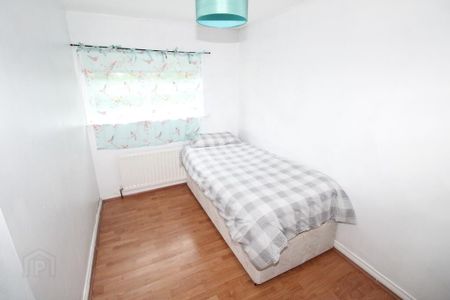 5 Thorburn Park, Newtownabbey, BT36 7AZ - Photo 3