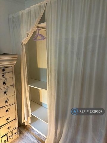 1 bedroom in a flat share to rent - Photo 4