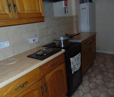 4 bedroom semi-detached house to rent - Photo 6