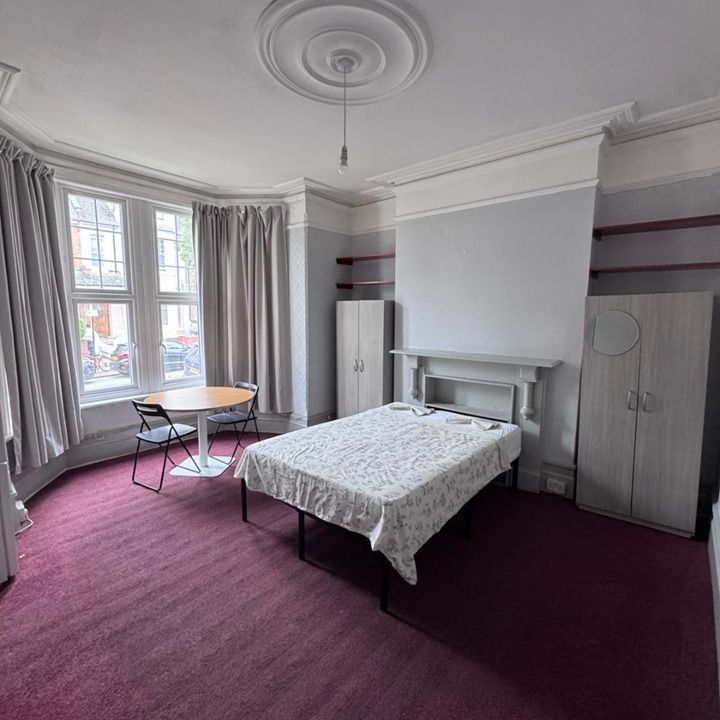 Room in a Shared House, Cranwich Road, N16 - Photo 1