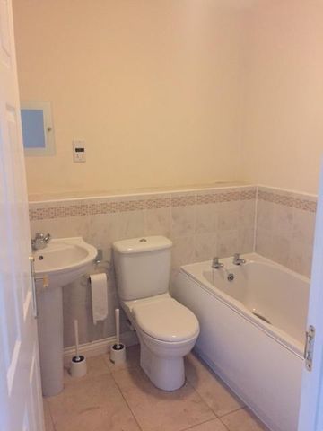 4 bedroom townhouse to rent - Photo 4