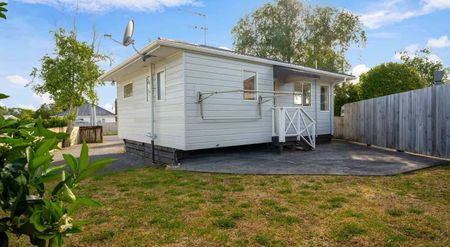 Charming 1BR house with Garden! - Photo 4