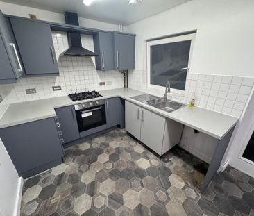 4 bedroom terraced house to rent - Photo 2