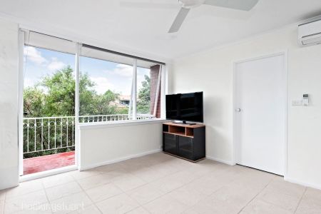 2 Bedroom Apartment - Photo 4