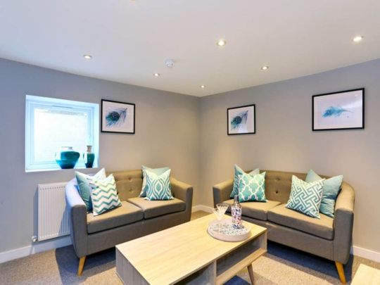 Silver Royd Hill (room 4), Armley, Leeds - Photo 1