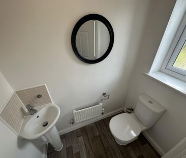 3 bedroom semi-detached house to rent - Photo 6