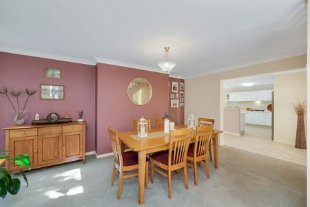 Terrigal family living at its finest - Photo 3