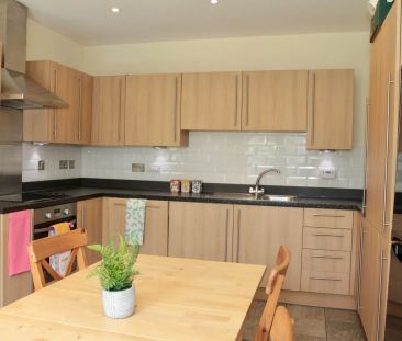 Wheatsheaf Way (4 bed) - Photo 2