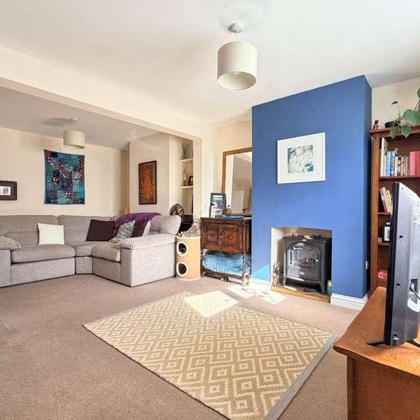 Tring Road, Wendover, HP22 - Photo 1