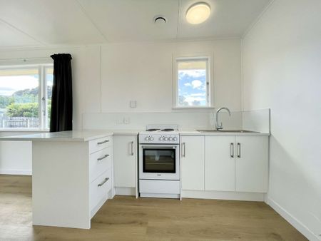 Bright and Fresh - Photo 4