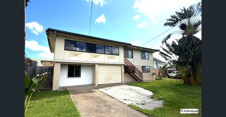 High set Home in the heart of Logan Central - Photo 3