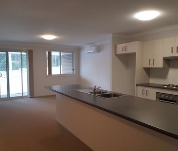 Duplex in Batehaven - Photo 4