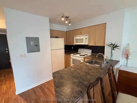 76 Shuter Street #1207 - Photo 4