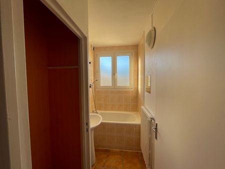 Location - Appartement T4 - 67 m² - Pont-de-Roide-Vermondans - Photo 5