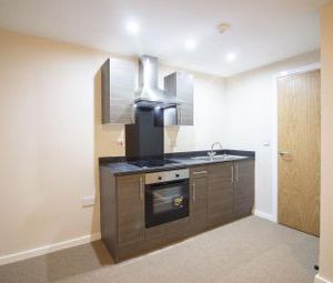 2 Bedrooms Flat to rent in Albert House, 1 Park Road, Halifax HX1 | £ 110 - Photo 1