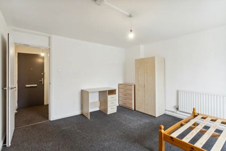 5 bedroom flat in Camden - Photo 5