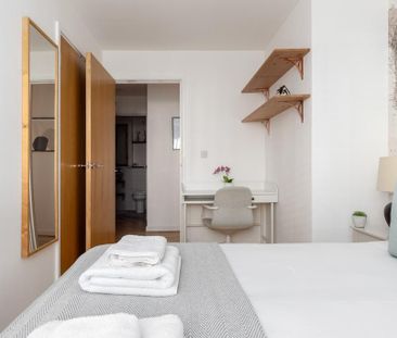 2 bedroom ground floor flat to rent - Photo 1