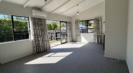 Easy-Care 3-Bedroom Home with Heat Pump and Courtyard - Photo 2