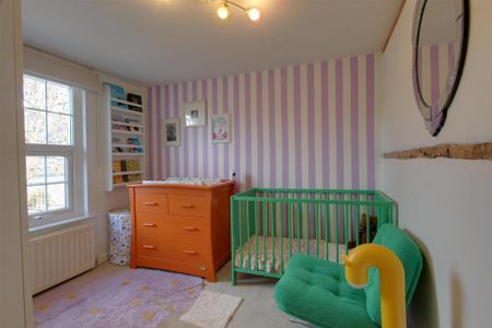 2 bedroom semi-detached house to rent - Photo 4