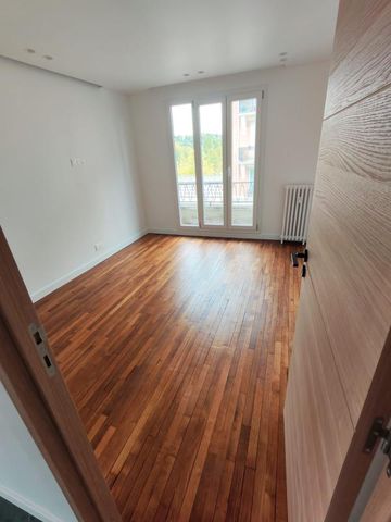 Location Appartement 4 pièces Meublé 76m² ST MAUR DES FOSSES 94100 - Photo 3