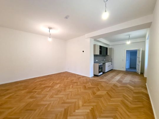 Schöne großzügige Maisonette Wohnung in Altbauvilla! - Foto 1