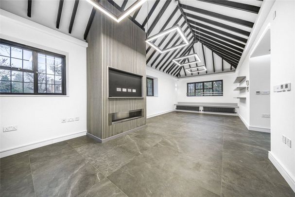 Beech Hill Avenue, Hadley Wood - Photo 1