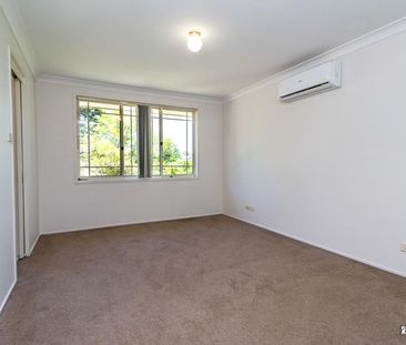 Large four bedroom home - Photo 6