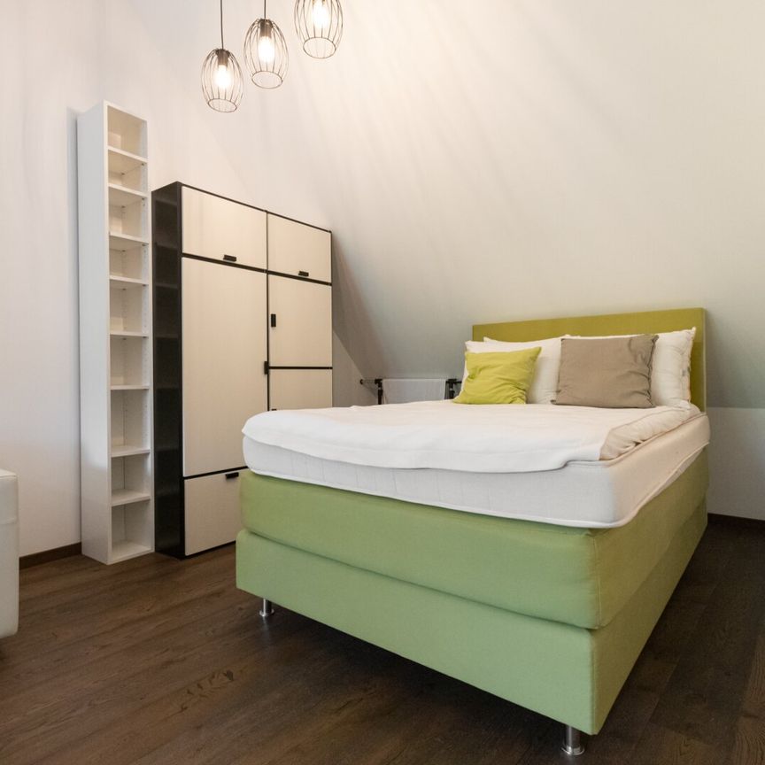 Luxus-Dachgeschoss 133,81 m² mit Terrasse, Designer-Inselküche & Spa-Bad – Weinbergblick + Poolnutzung - Voll möbliert - Foto 1