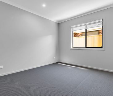 Impressive Four Bedroom with Shed! - Photo 6